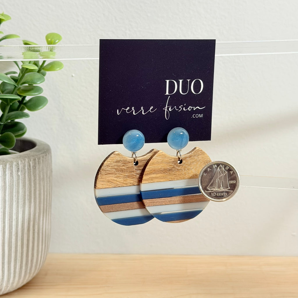 59. Boucles d'oreilles verre, résine et bois