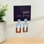 61. Boucles d'oreilles verre, résine et bois