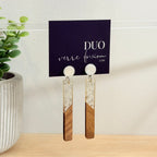 62. Boucles d'oreilles verre, résine et bois