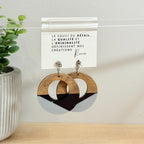 68. Boucles d'oreilles verre, résine et bois