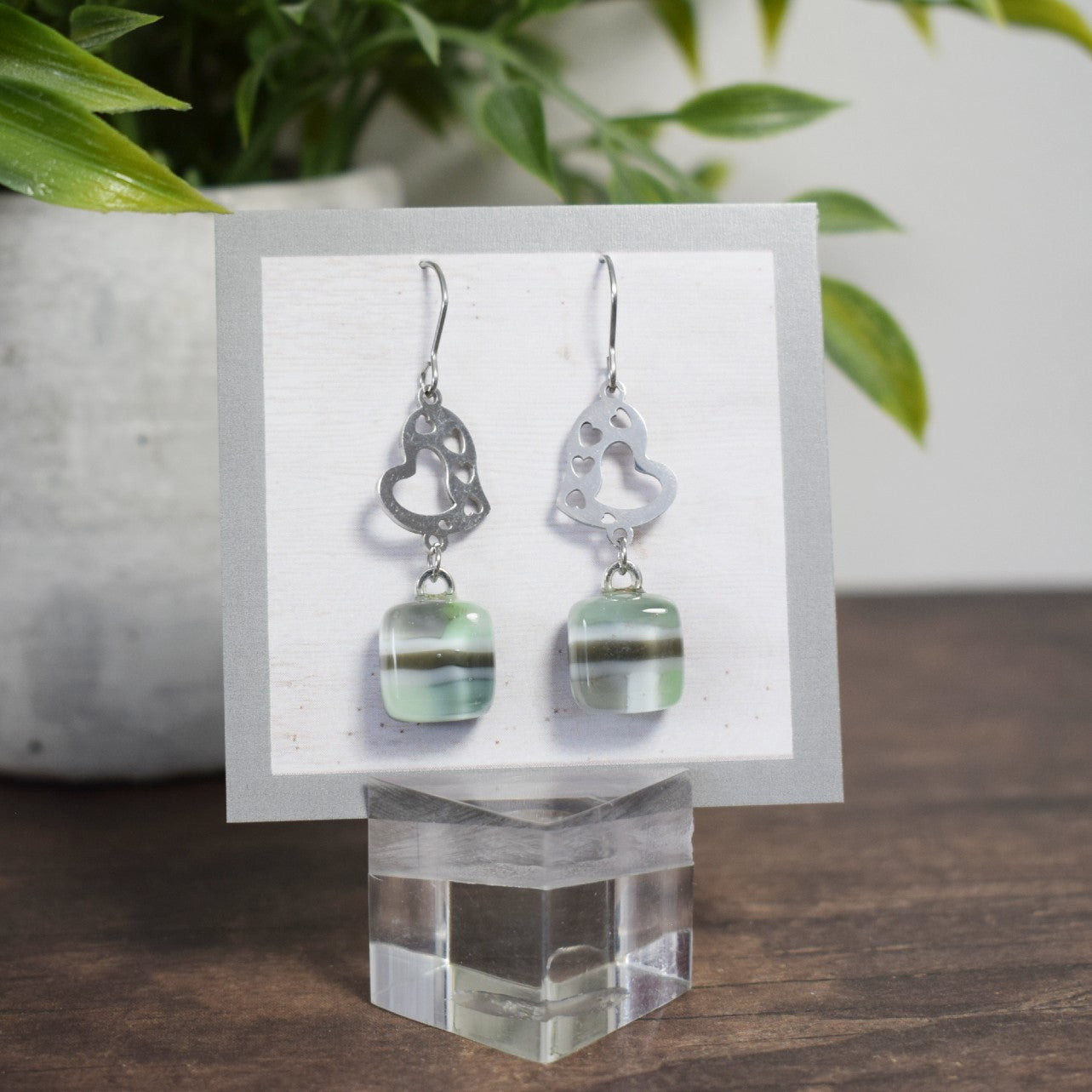 Boucle d'oreille Coeur - carré galet vert-gris