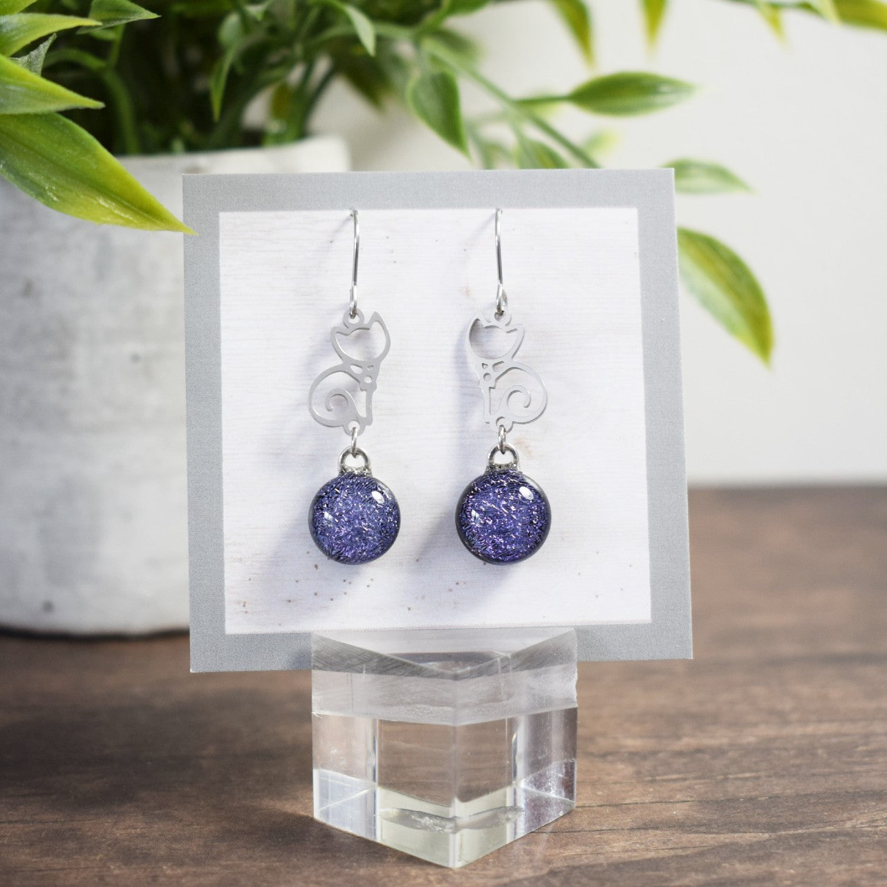 Boucle d'oreille Chat - brillant mauve