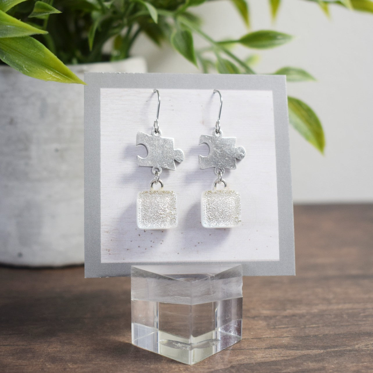 Boucle d'oreille casse-tête - Carré satin blanc