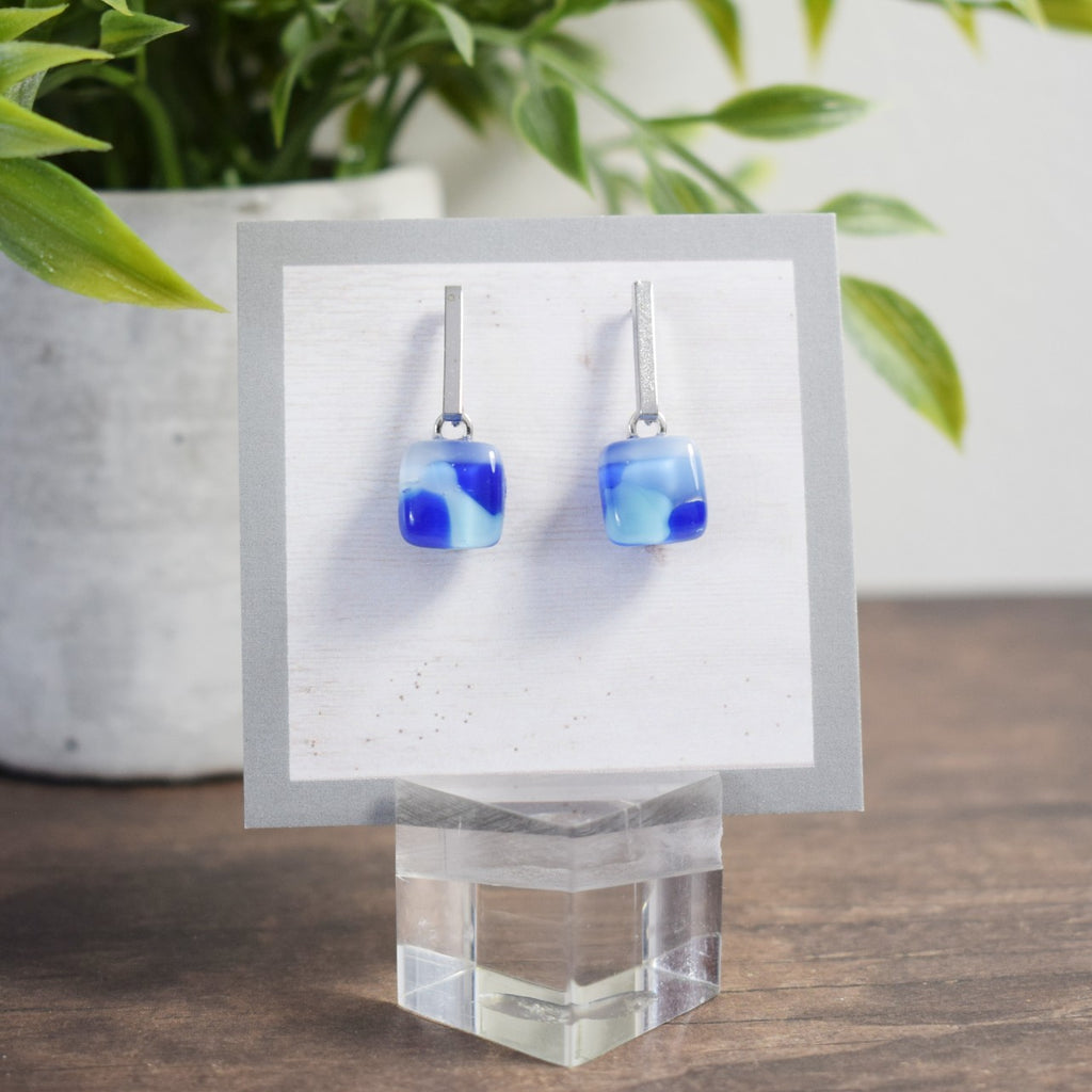 Barre d'oreille - Carré Galet bleu